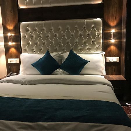 Hotel MMK Kanpur Buitenkant foto