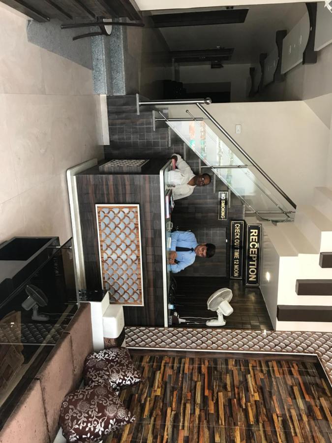 Hotel MMK Kanpur Buitenkant foto