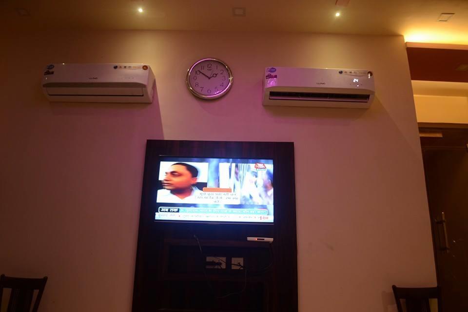 Hotel MMK Kanpur Buitenkant foto