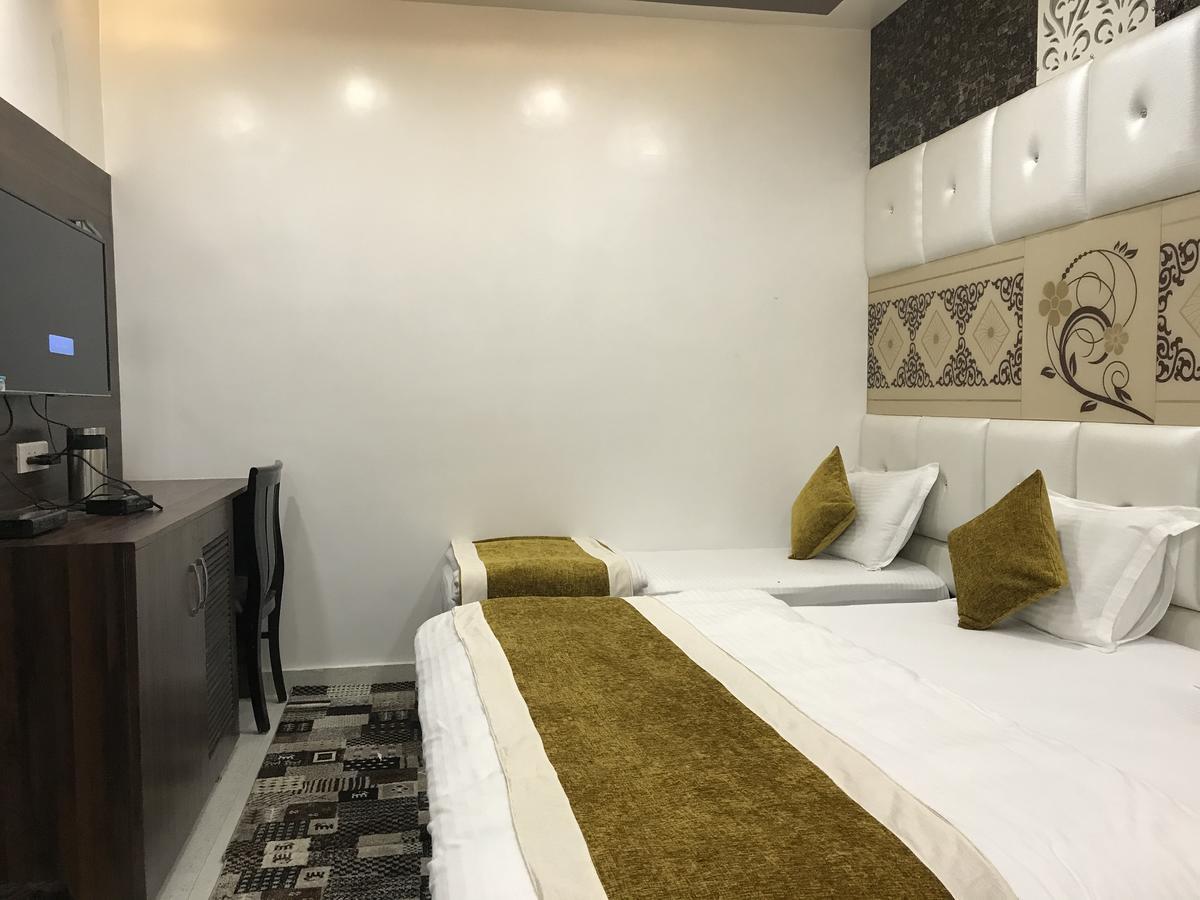 Hotel MMK Kanpur Buitenkant foto