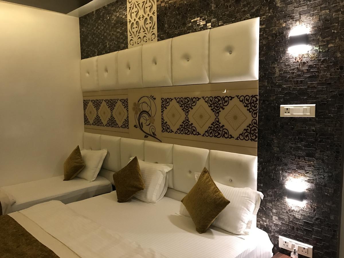 Hotel MMK Kanpur Buitenkant foto