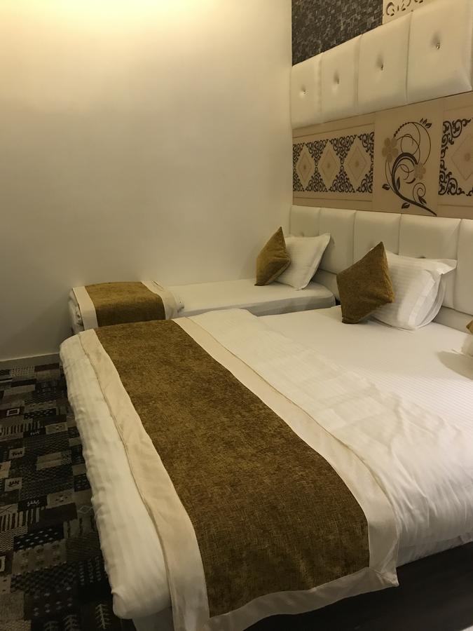 Hotel MMK Kanpur Buitenkant foto
