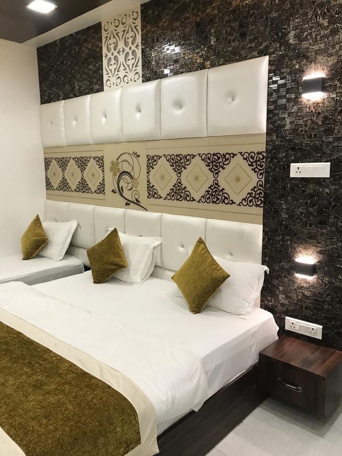 Hotel MMK Kanpur Buitenkant foto