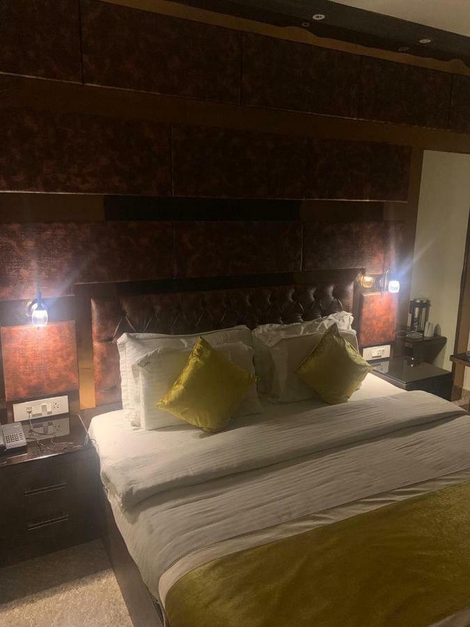 Hotel MMK Kanpur Buitenkant foto