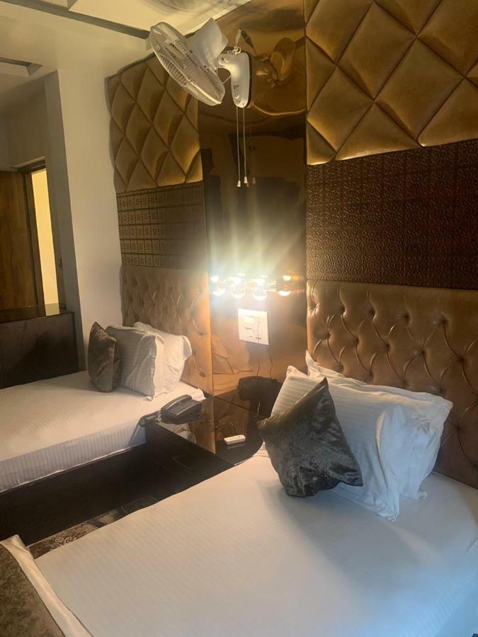 Hotel MMK Kanpur Buitenkant foto