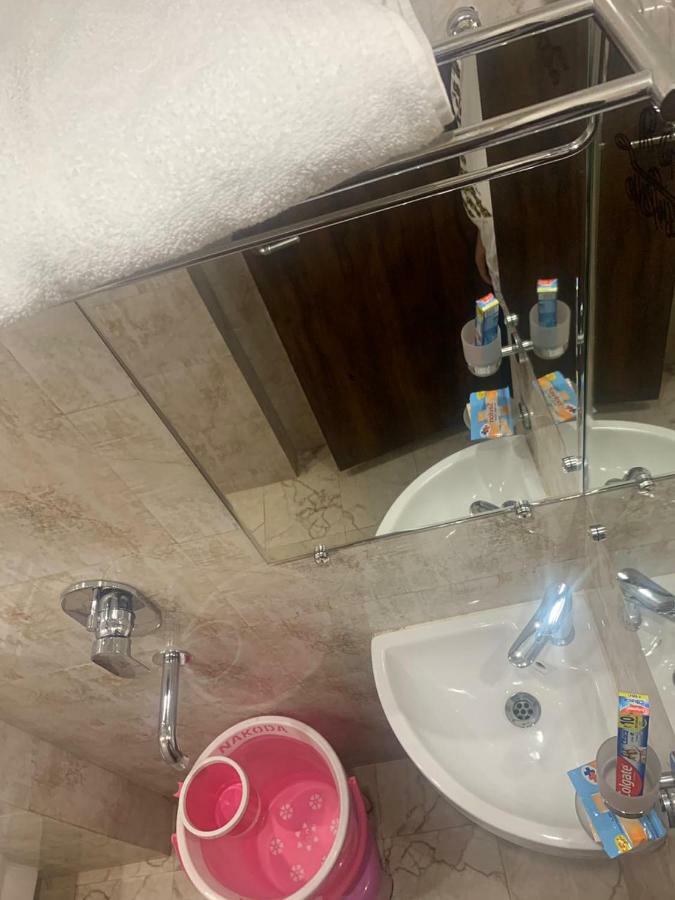 Hotel MMK Kanpur Buitenkant foto