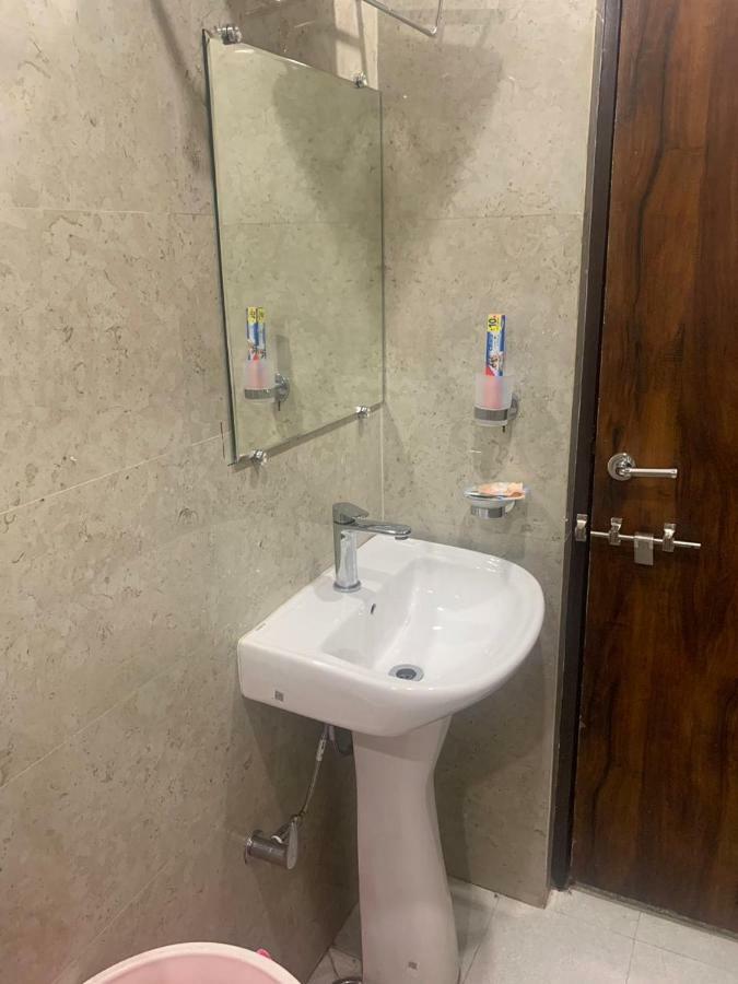 Hotel MMK Kanpur Buitenkant foto